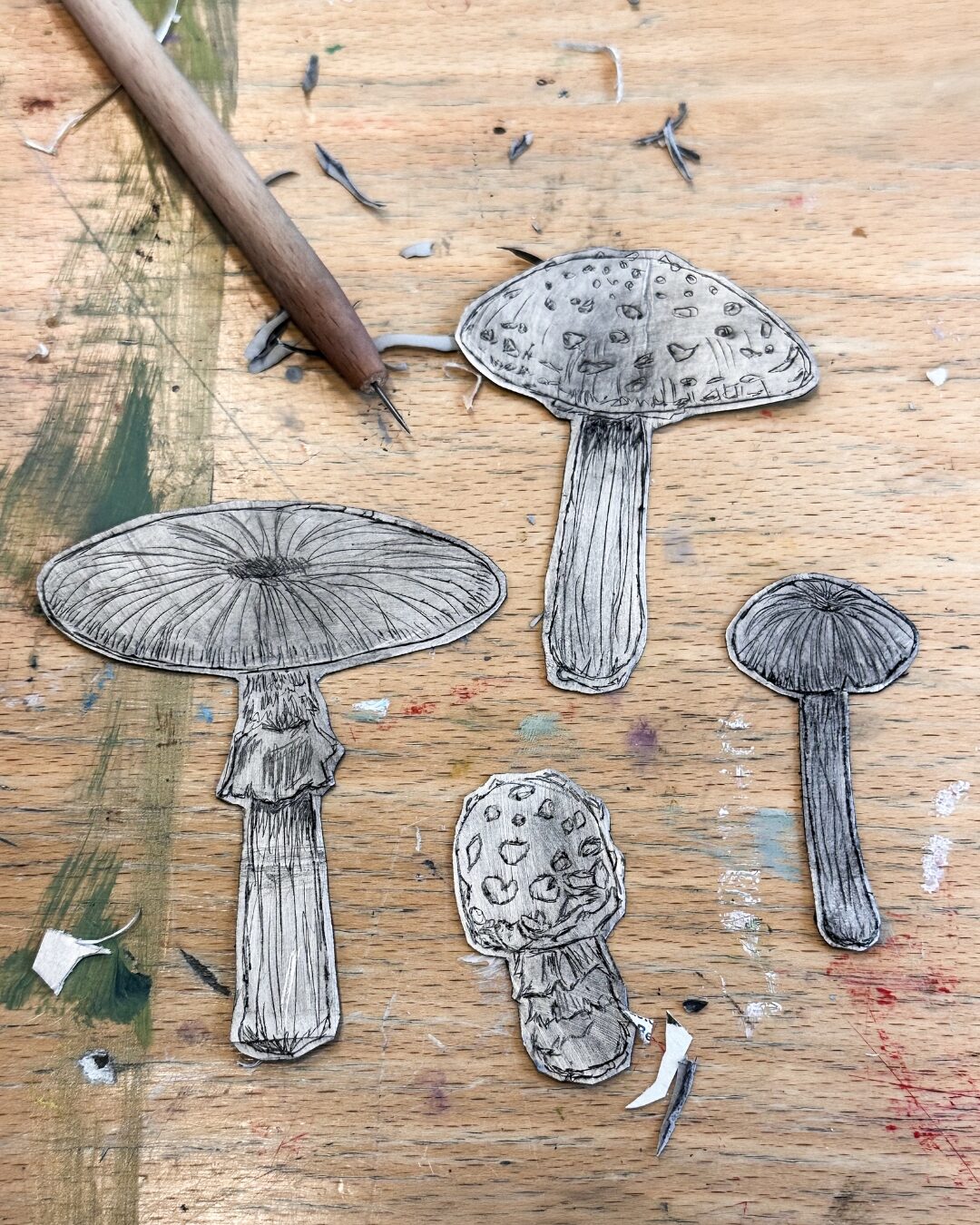 Fyra svampar tryckt med hjälp av Tetra Pak-teknik.